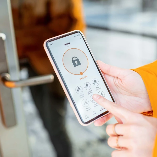 locking entrance door with a smartphone